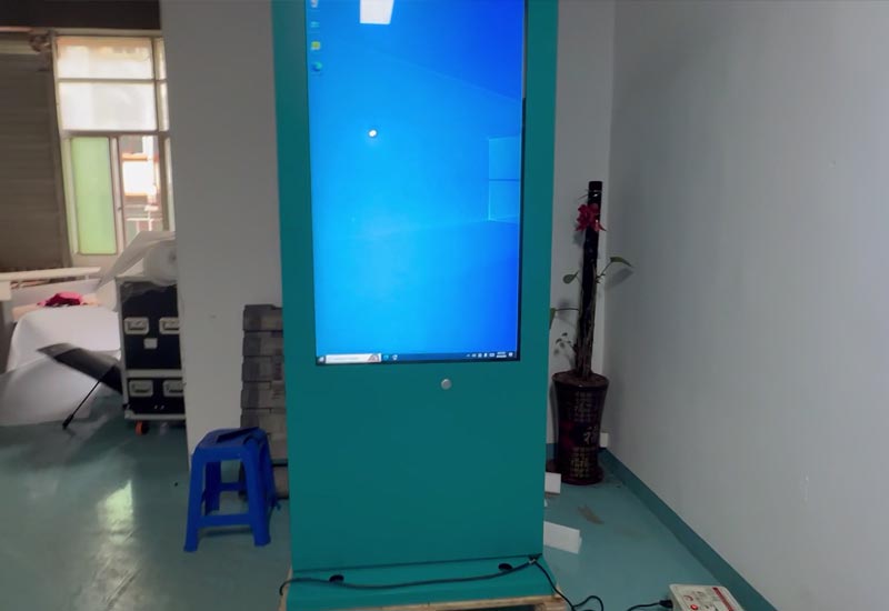 Kiosk đứng 2500nits trên sàn 43 đến 86 inch ngoài trời